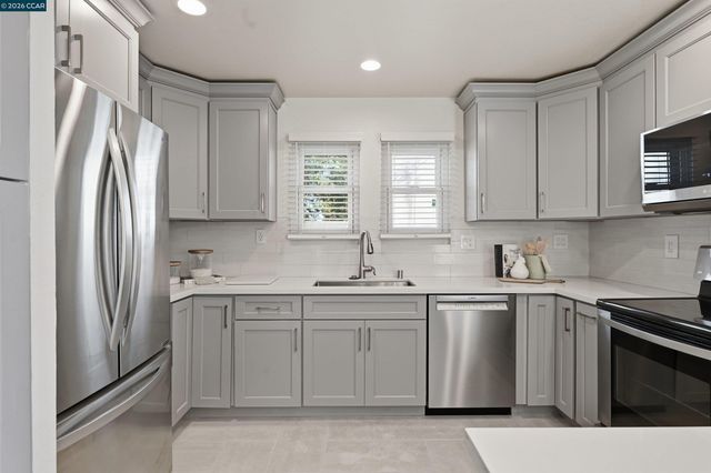 55 Mozden Ln, Pleasant Hill, CA 94523