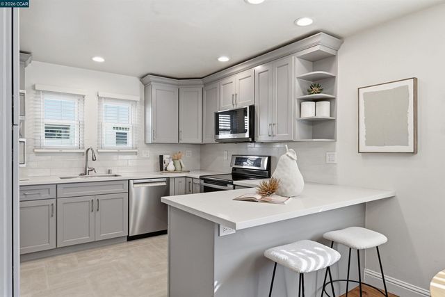 55 Mozden Ln, Pleasant Hill, CA 94523