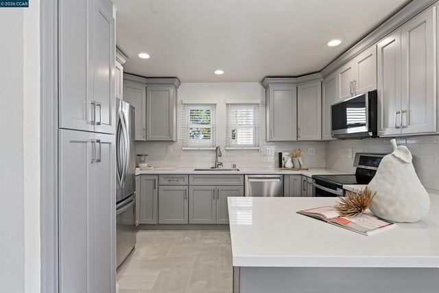 55 Mozden Ln, Pleasant Hill, CA 94523