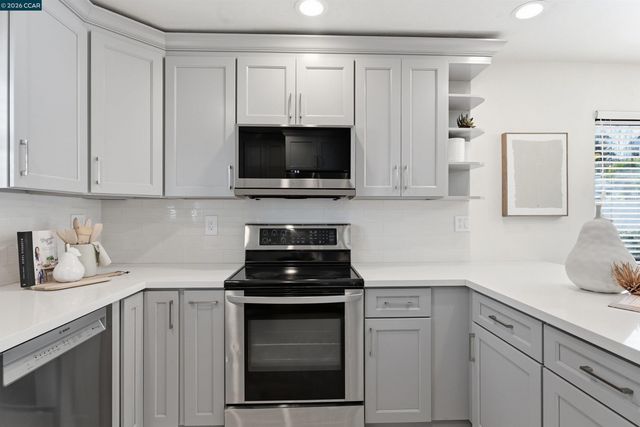 55 Mozden Ln, Pleasant Hill, CA 94523