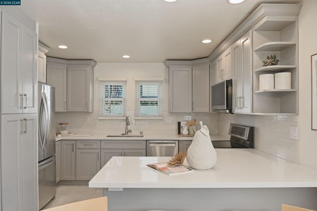 55 Mozden Ln, Pleasant Hill, CA 94523