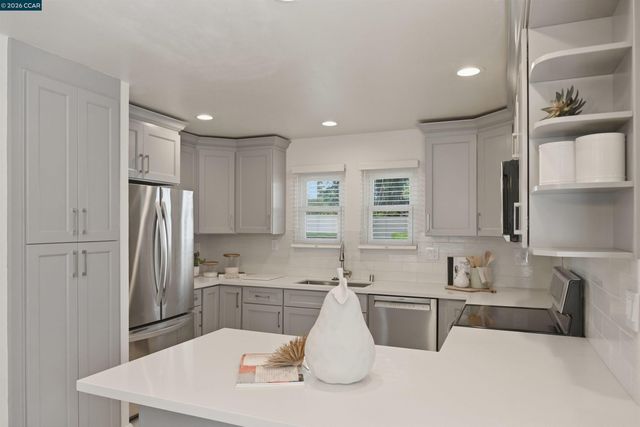 55 Mozden Ln, Pleasant Hill, CA 94523