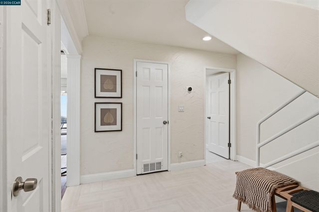 55 Mozden Ln, Pleasant Hill, CA 94523