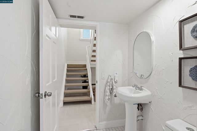 55 Mozden Ln, Pleasant Hill, CA 94523