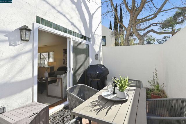 55 Mozden Ln, Pleasant Hill, CA 94523