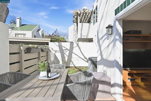 55 Mozden Ln, Pleasant Hill, CA 94523