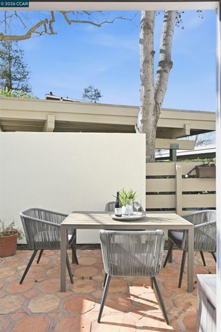 55 Mozden Ln, Pleasant Hill, CA 94523