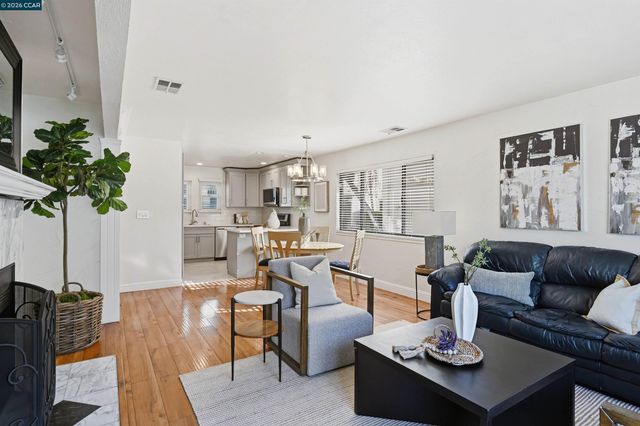 55 Mozden Ln, Pleasant Hill, CA 94523