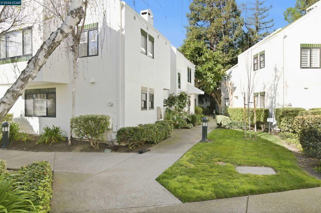 55 Mozden Ln, Pleasant Hill, CA 94523