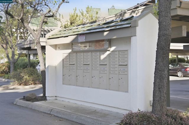 55 Mozden Ln, Pleasant Hill, CA 94523