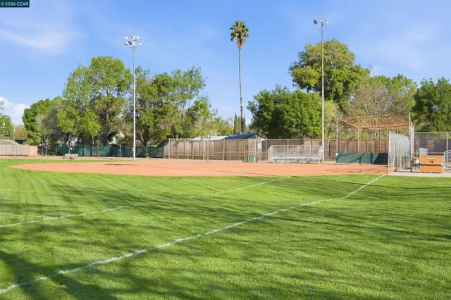 55 Mozden Ln, Pleasant Hill, CA 94523