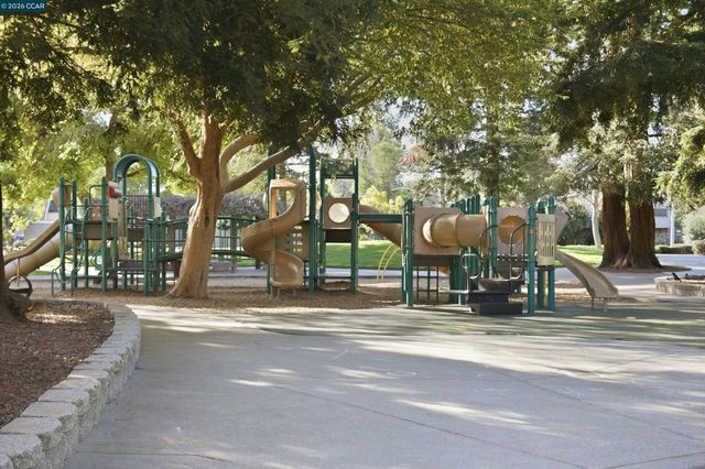 55 Mozden Ln, Pleasant Hill, CA 94523