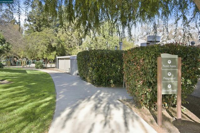 55 Mozden Ln, Pleasant Hill, CA 94523