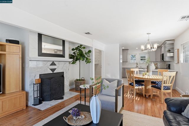 55 Mozden Ln, Pleasant Hill, CA 94523