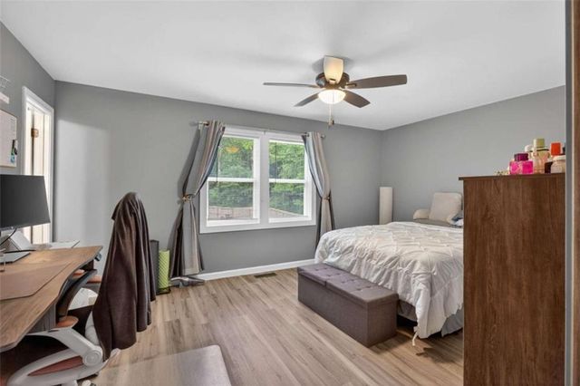 95 S Meadowcliff Circle S, Carrollton, GA 30116