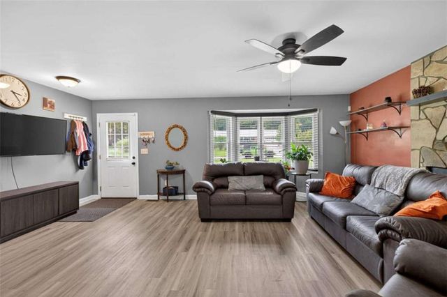 95 S Meadowcliff Circle S, Carrollton, GA 30116