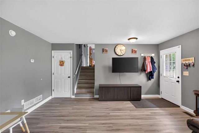 95 S Meadowcliff Circle S, Carrollton, GA 30116