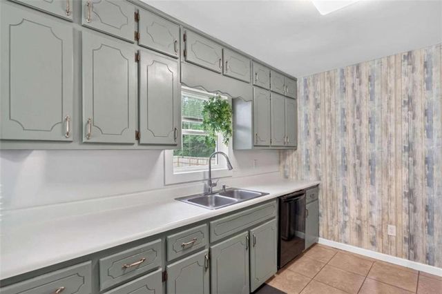 95 S Meadowcliff Circle S, Carrollton, GA 30116