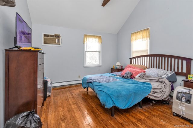 16 Fairfield Avenue, Port Washington, NY 11050