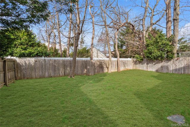 16 Fairfield Avenue, Port Washington, NY 11050