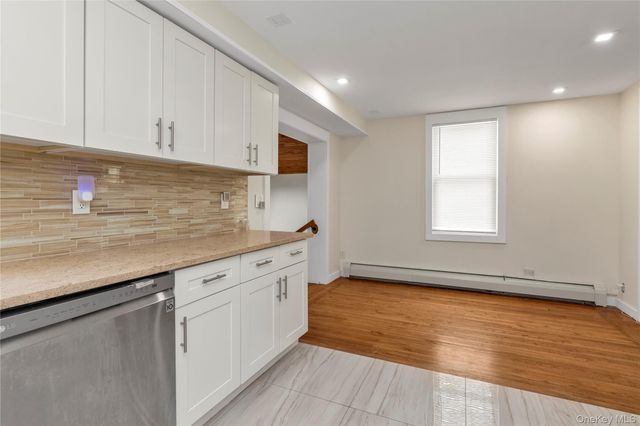 16 Fairfield Avenue, Port Washington, NY 11050