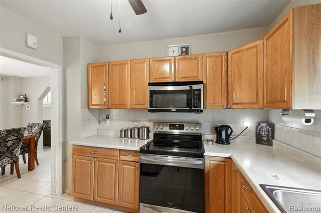 1041 Adeline Street, Highland Park, MI 48203