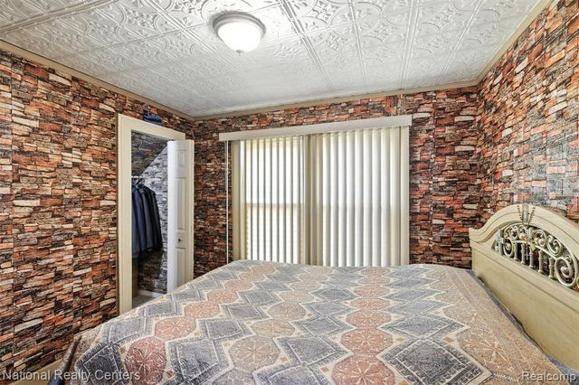 1041 Adeline Street, Highland Park, MI 48203