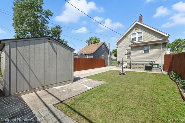 1041 Adeline Street, Highland Park, MI 48203