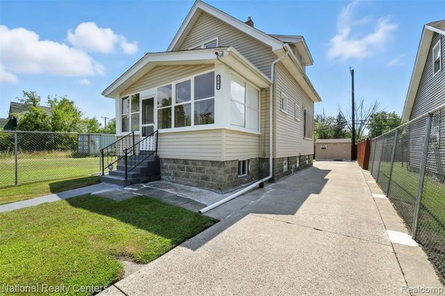1041 Adeline Street, Highland Park, MI 48203