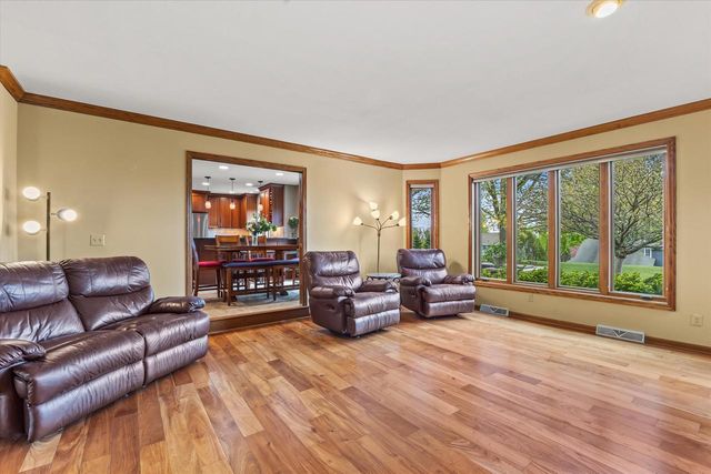 W168N5140 Stonefield ROAD, Menomonee Falls, WI 53051