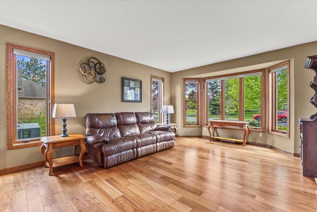 W168N5140 Stonefield ROAD, Menomonee Falls, WI 53051