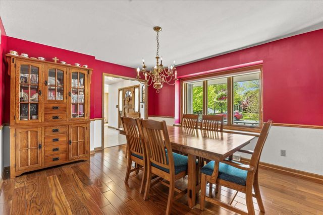 W168N5140 Stonefield ROAD, Menomonee Falls, WI 53051