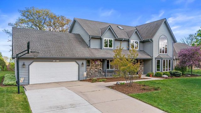 W168N5140 Stonefield ROAD, Menomonee Falls, WI 53051