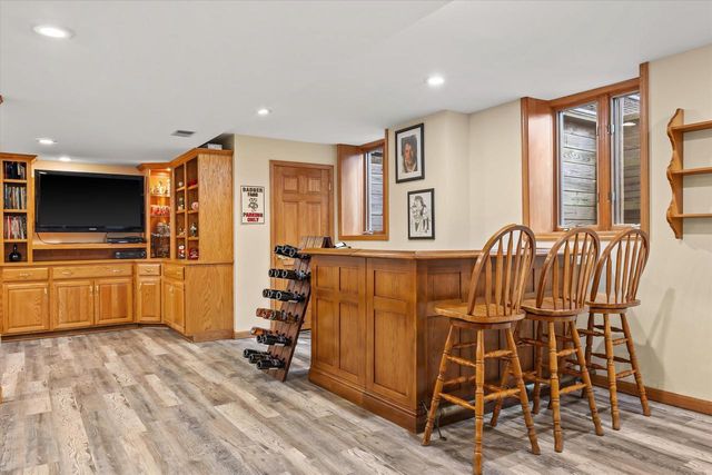 W168N5140 Stonefield ROAD, Menomonee Falls, WI 53051
