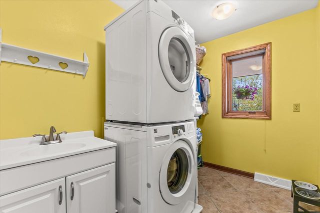 W168N5140 Stonefield ROAD, Menomonee Falls, WI 53051