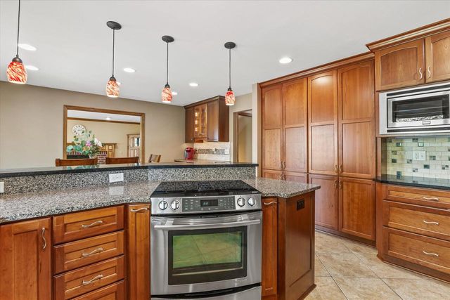W168N5140 Stonefield ROAD, Menomonee Falls, WI 53051