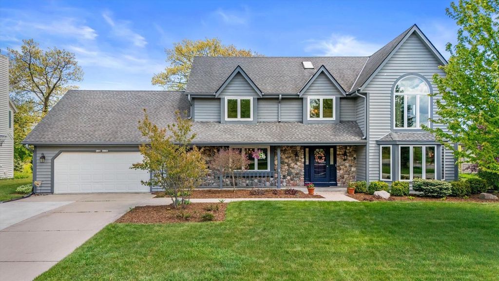 W168N5140 Stonefield ROAD, Menomonee Falls, WI 53051