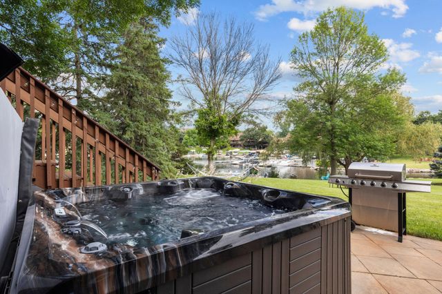 14069 NE Greenway Avenue NE, Prior Lake, MN 55372