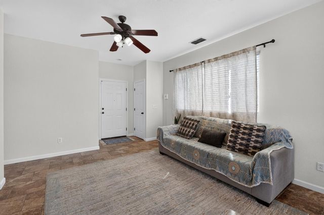 7912 Kelvedon Way, Sacramento, CA 95829