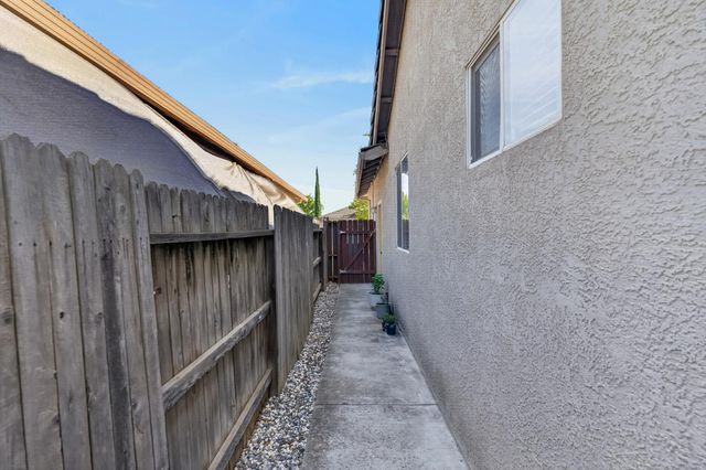 7912 Kelvedon Way, Sacramento, CA 95829