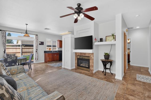 7912 Kelvedon Way, Sacramento, CA 95829