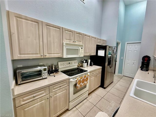 19933 Lake Vista CIR, Lehigh Acres, FL 33936