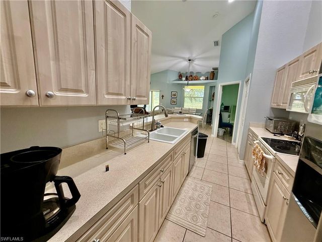 19933 Lake Vista CIR, Lehigh Acres, FL 33936