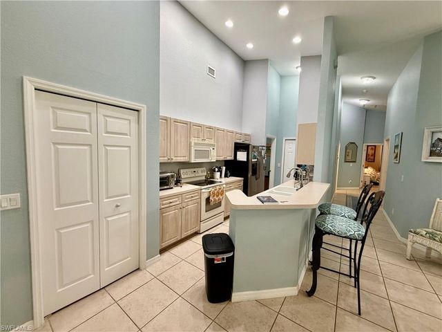 19933 Lake Vista CIR, Lehigh Acres, FL 33936