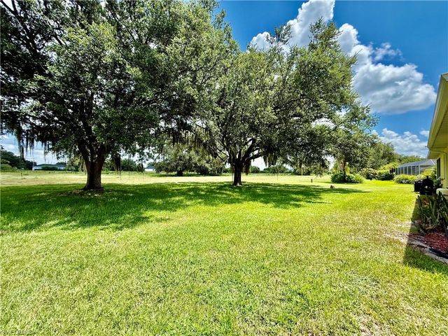 19933 Lake Vista CIR, Lehigh Acres, FL 33936