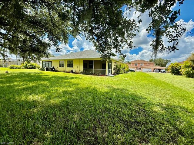 19933 Lake Vista CIR, Lehigh Acres, FL 33936
