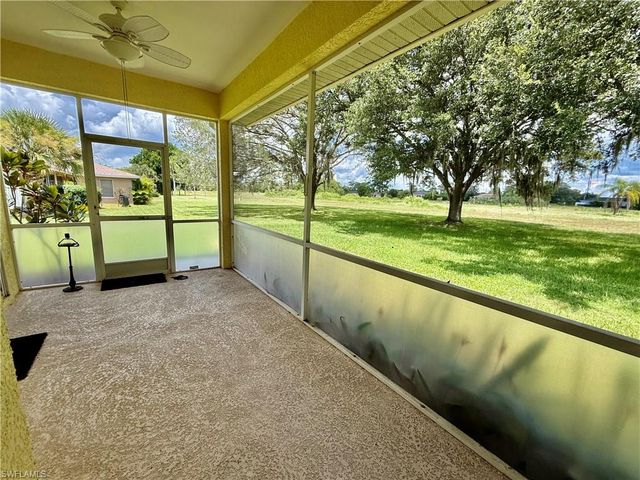 19933 Lake Vista CIR, Lehigh Acres, FL 33936