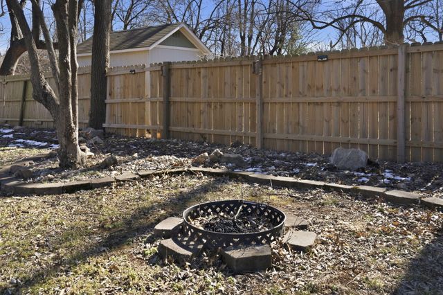 2134 S Luster Avenue, Springfield, MO 65804