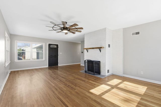 2134 S Luster Avenue, Springfield, MO 65804