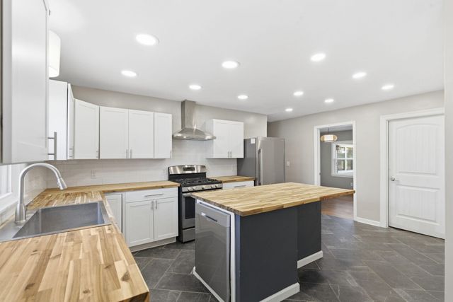 2134 S Luster Avenue, Springfield, MO 65804